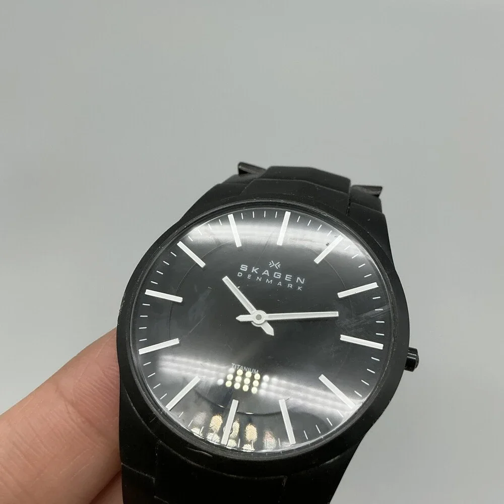 Skagen 696XLTMXB Mens Watch 38mm Black Dial Titanium Bracelet New Battery 7